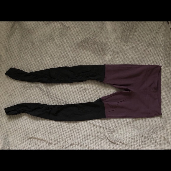 Alo Yoga/Barre Legging - Picture 2 of 3